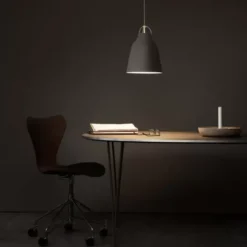 Stół Superellipse 150 Cm Laminat Standard Czarny Fritz Hansen