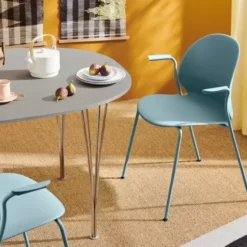 Stół Superellipse 135 Cm Laminat Standard Czarny Fritz Hansen