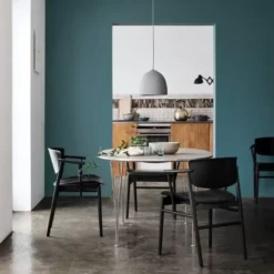 Stół Superellipse 135 Cm Laminat Standard Czarny Fritz Hansen
