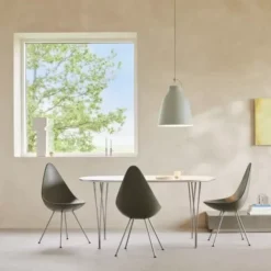 Stół Superellipse 135 Cm Laminat Standard Czarny Fritz Hansen