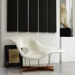 Szezlong La Chaise Eames Vitra