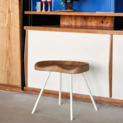 Taboret N 307 Naturalny Dąb Vitra
