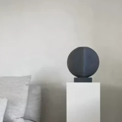 Wazon Guggenheim 34 Cm Kawowy 101 Copenhagen