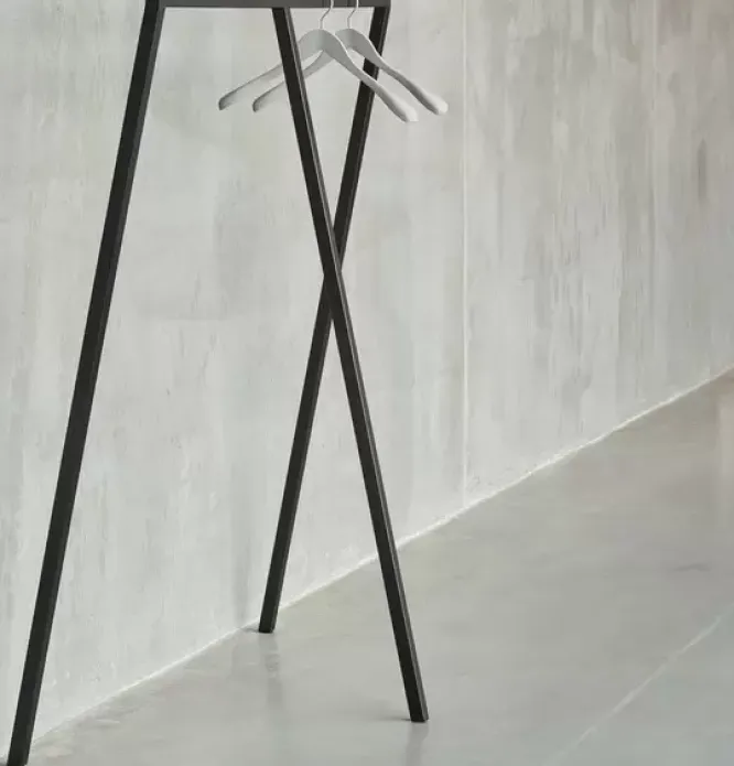 Wieszak Podłogowy Loop Wardrobe Czarny Hay