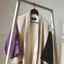 Wieszak Podłogowy Loop Wardrobe Biały Hay