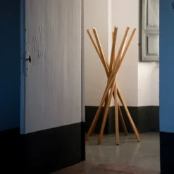 Wieszak Podłogowy Sciangai Dębowy Zanotta