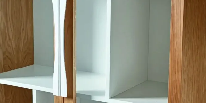 Witryna Avon Biała Woodman