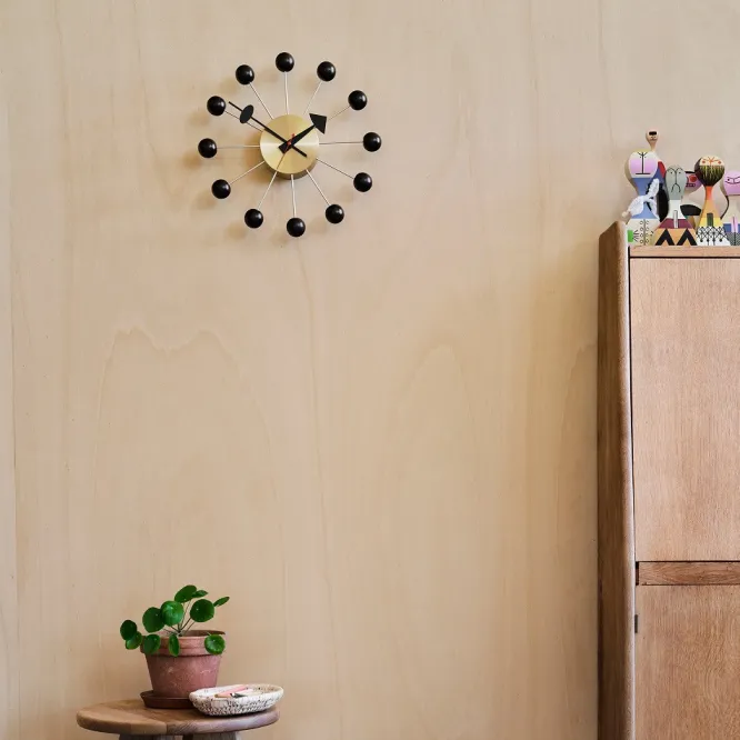 Zegar Ścienny Ball Clock Czarno-Mosiężny Vitra